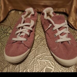 Time and Tru Mauve Pink Faux Fur Lined Slipper